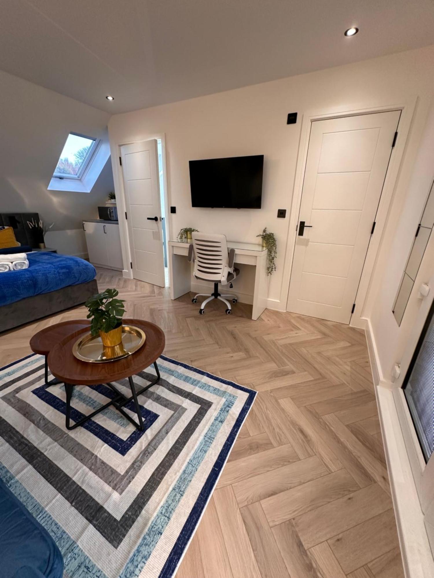 R5 - Luxury Private Ensuite Self-Contained Room - Newly Renovated Halesowen Esterno foto