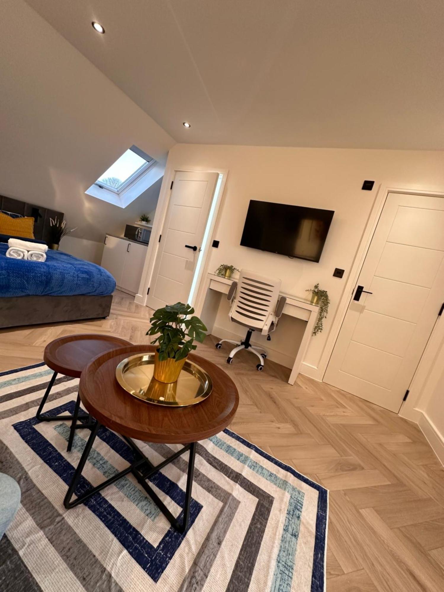 R5 - Luxury Private Ensuite Self-Contained Room - Newly Renovated Halesowen Esterno foto